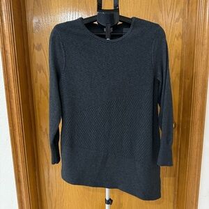 Chico’s Asymmetrical Knit Sweater Charcoal Grey Top Women’s Size 8 (Chico’s 1)